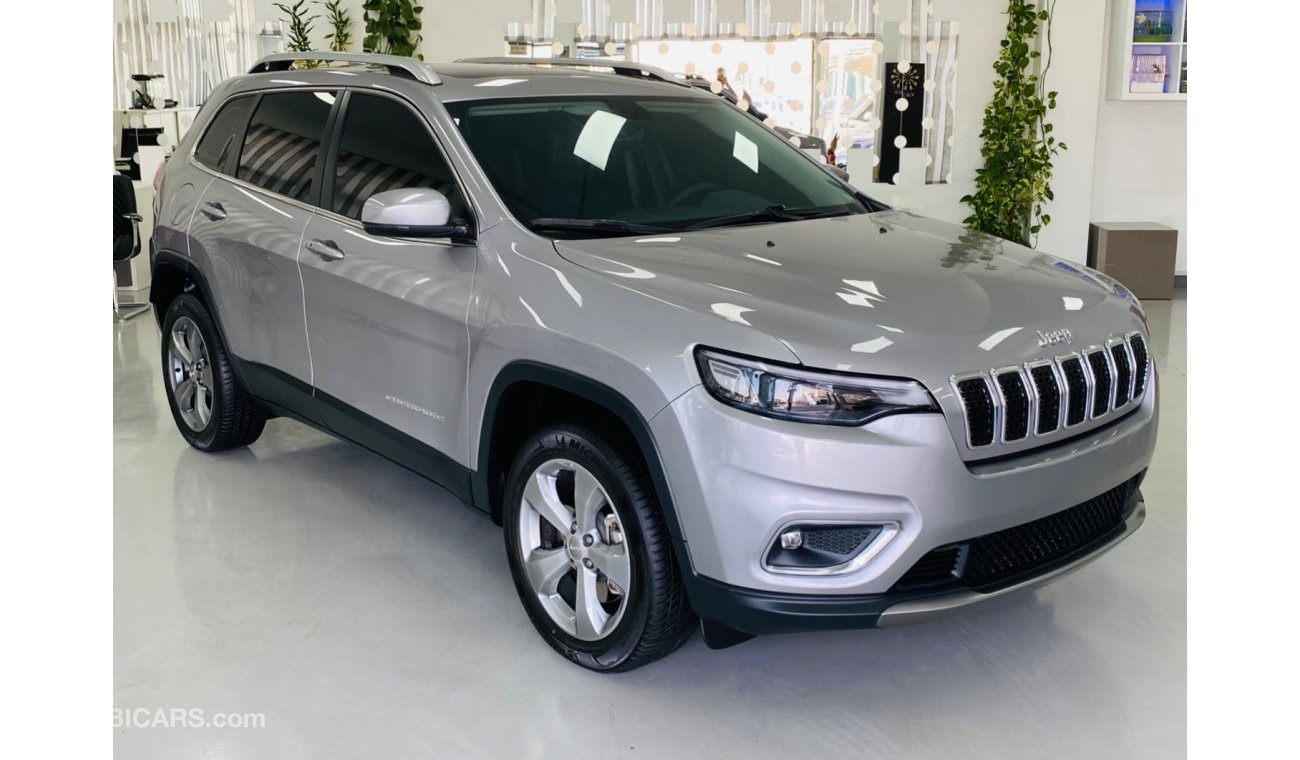 Jeep Cherokee Cherokee .. Limited .. GCC .. Warranty .. Brand New Condition .