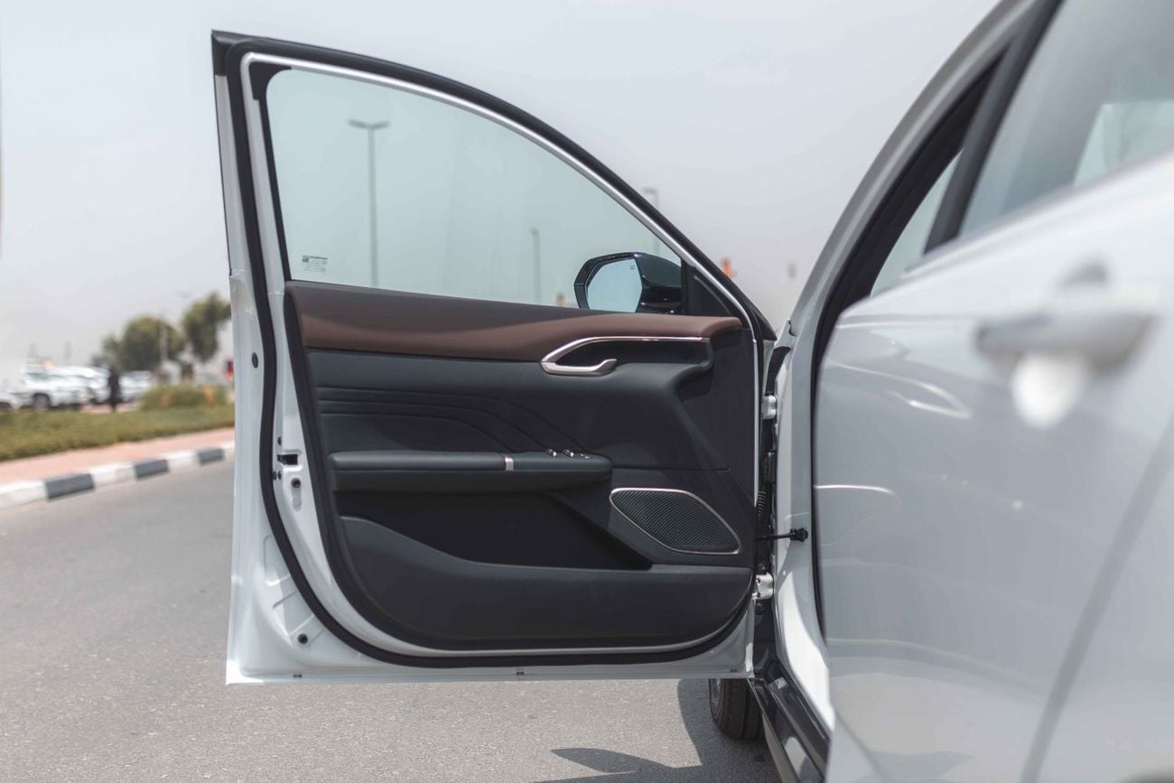 تشنجان ايادو بلس Changan EADO PLUS 1.5T 2025 (White&Black)