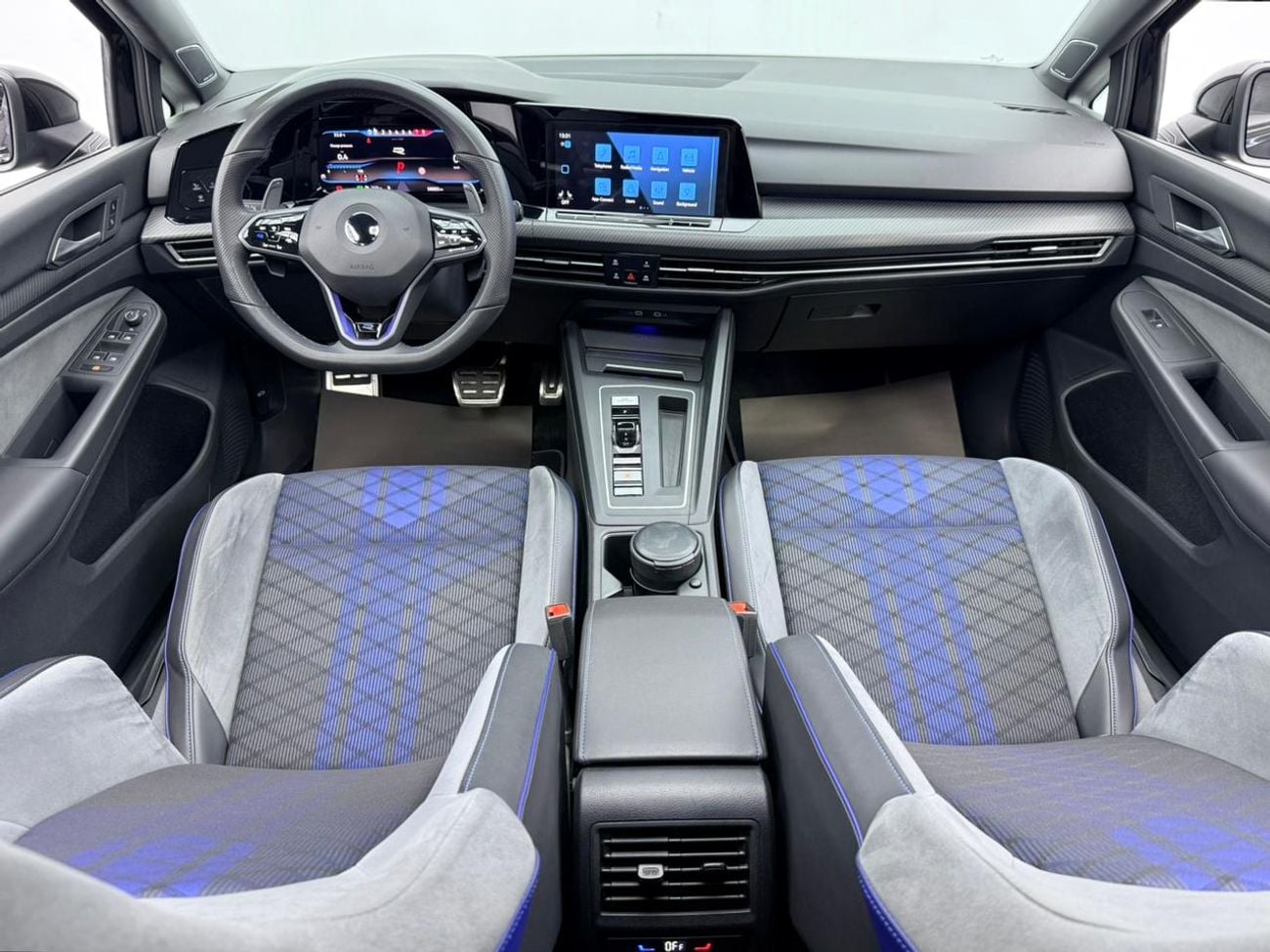 فولكس واجن جولف ار 2022 Volkswagen Golf R, Warranty, Full Agency Service History, European Specs