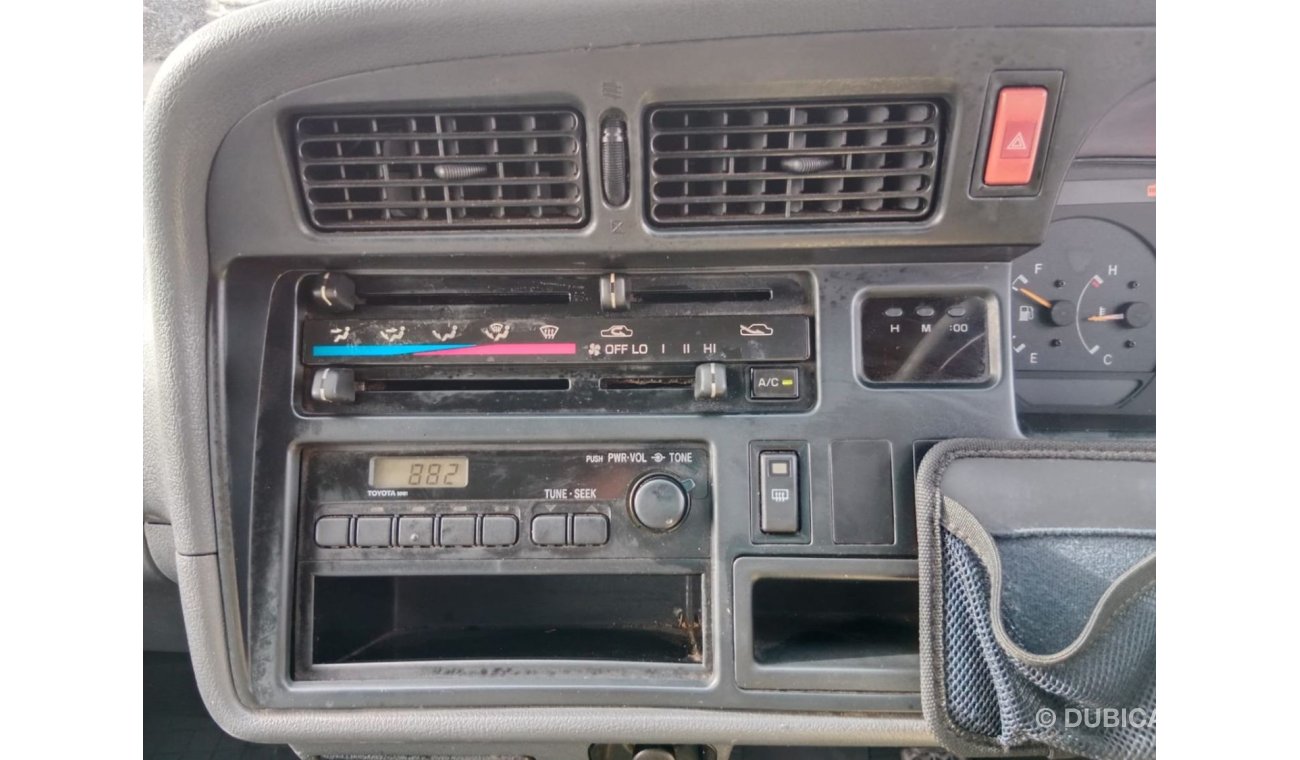 Toyota Hiace TOYOTA HIACE VAN RIGHT HAND DRIVE (PM1480)