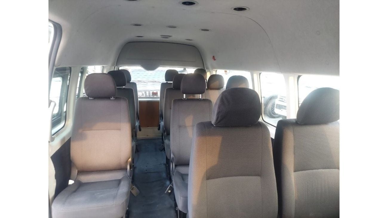Toyota Hiace 2.7L PETROL HIGH ROOF 13 SEATER MT