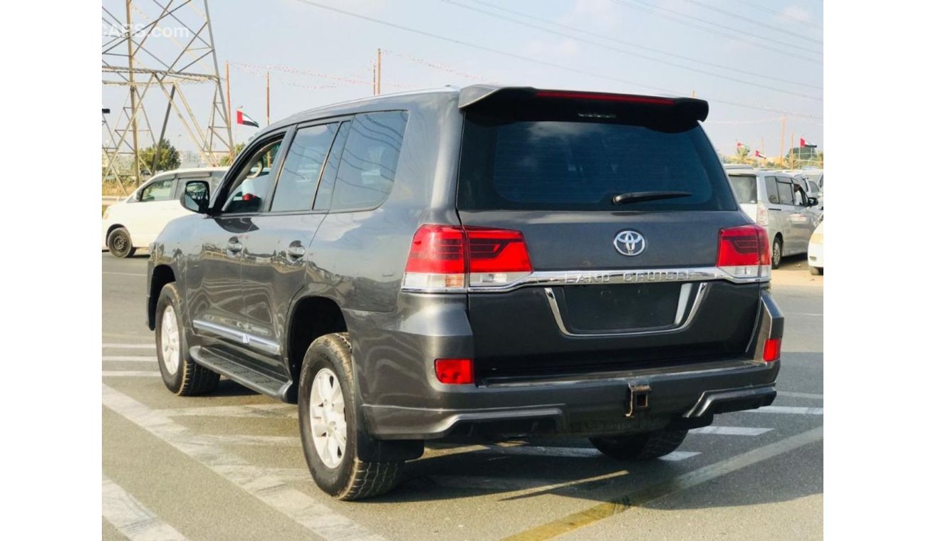 Toyota Land Cruiser Toyota landcruiser petrol engine model 2010 grey colour 7 seater very clean and good condition