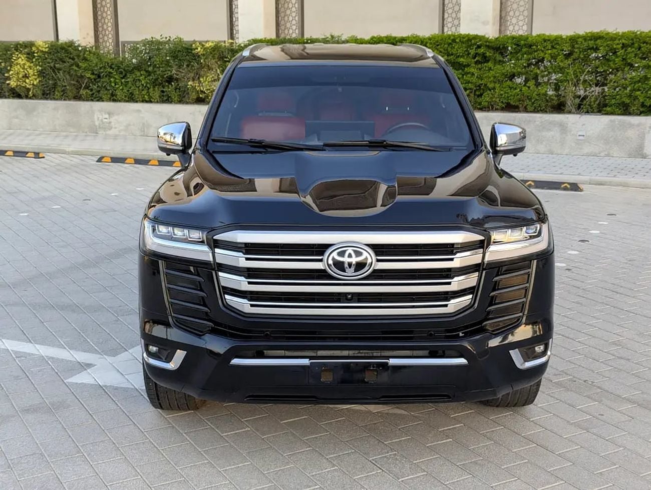 Toyota Land Cruiser GXR Facelifted With Interior and Exterior - GCC specs