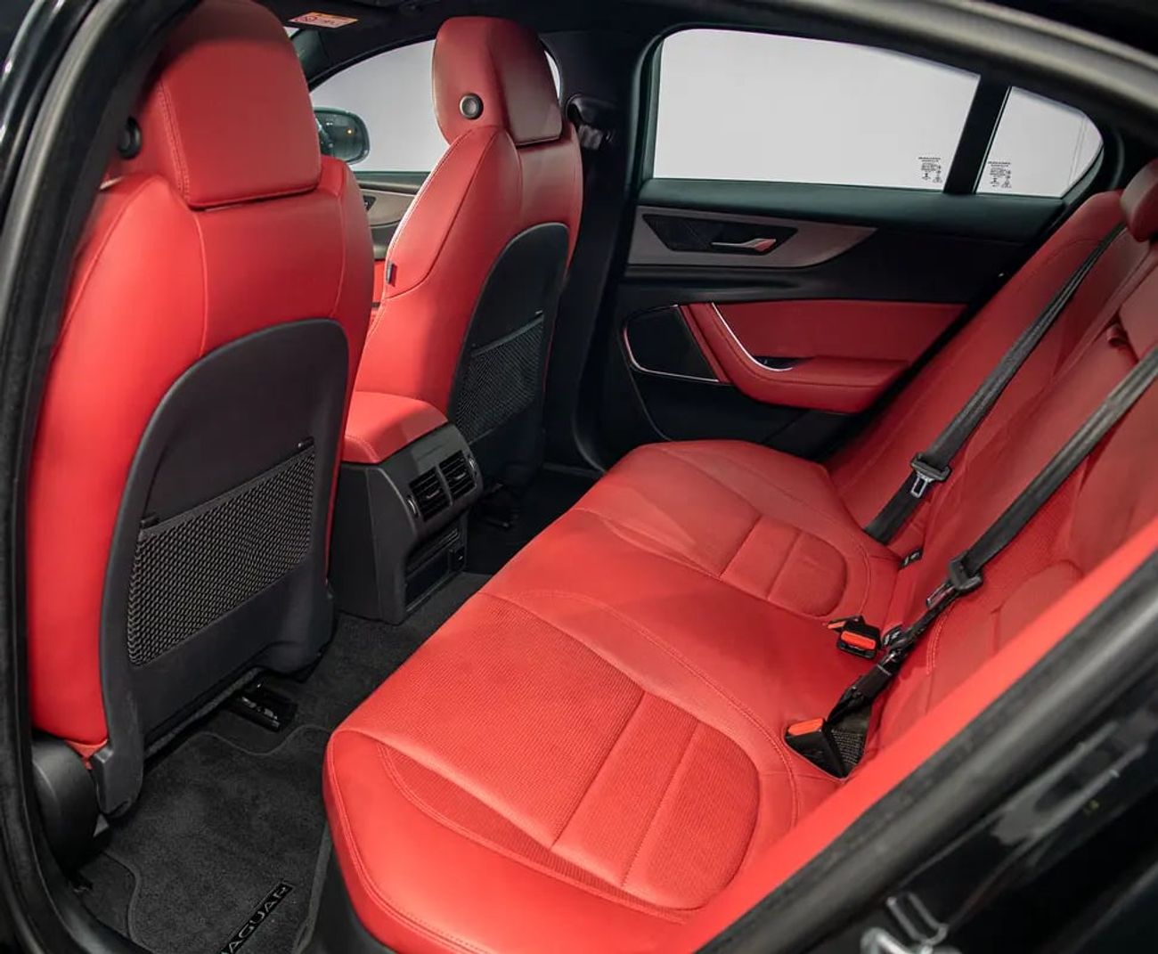 Jaguar XE P 300 Limited Edition