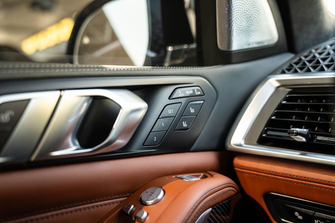 بي أم دبليو X7 xDriveM60i (6 Seats)