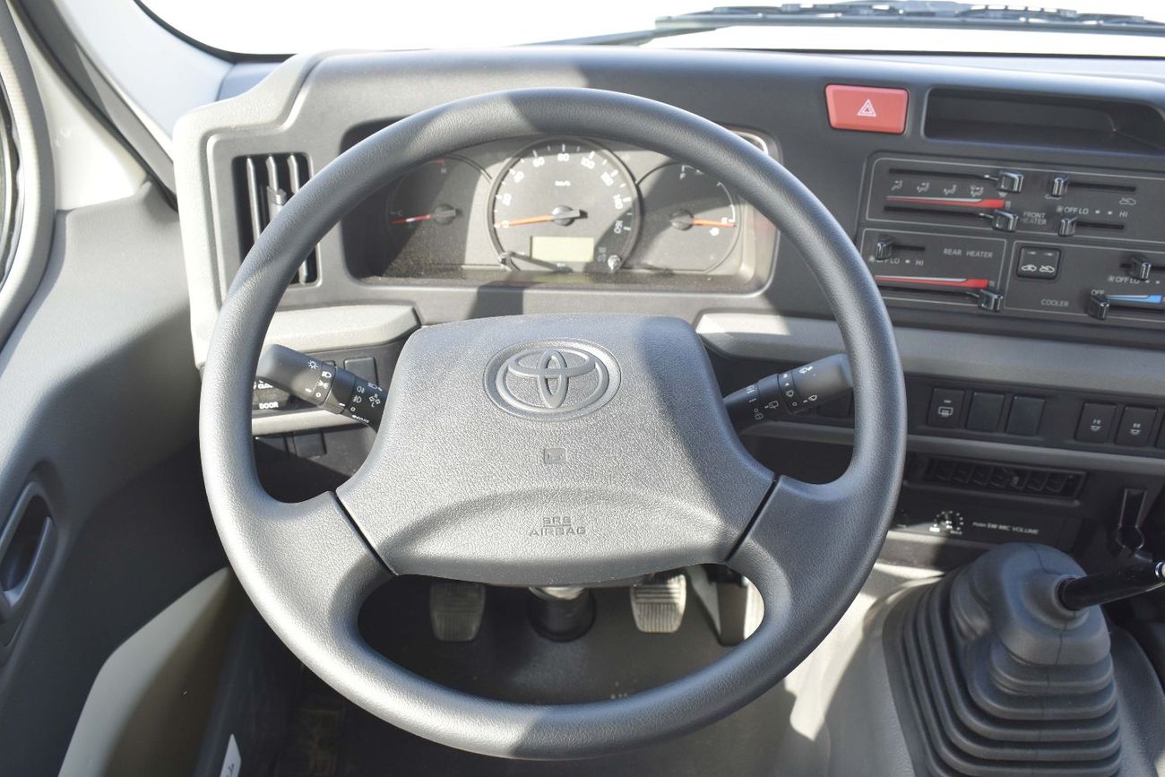 تويوتا كوستر 2.7L (23-Seater)