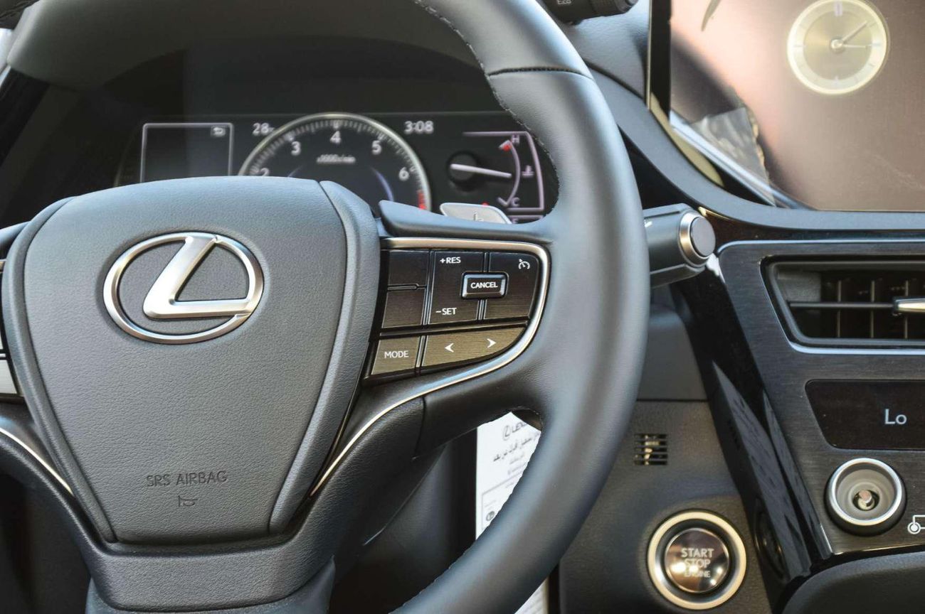 لكزس ES 350 LEXUS ES350 3.5L FWD PETROL SEDAN 2025