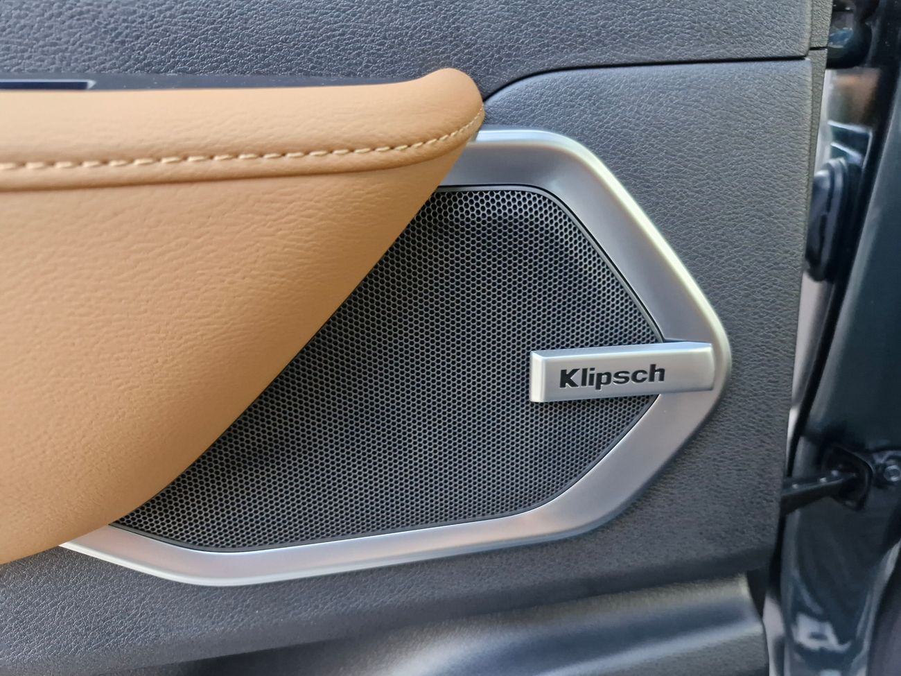 Nissan Patrol SE Platinum 2025 SUV 3.8L Brand New 0Km