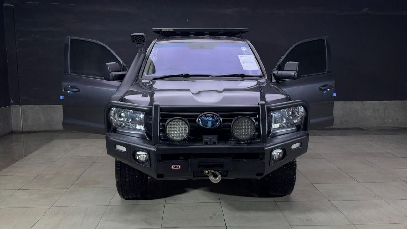 Toyota Land Cruiser 4,5 Liter Diesel Right Hand Drive Automatic Drive Grey Color