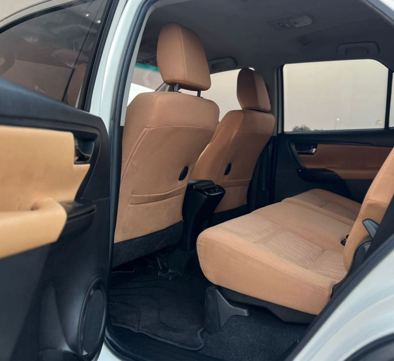 Toyota Fortuner 2020 Toyota Fortuner EXR 2.7L V4 - AWD 4x4 GCC -  Rear Cam - Cruise Control - 2025 Shape Modified