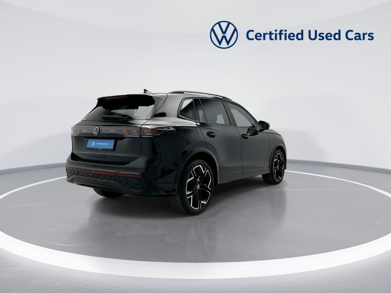 فولكس واجن تيجوان R-LINE تيجوان آر لاين 1.4 لتر | | باقة المساعدة العالية | سقف بانورامي | نظام التحكم الديناميكي بالهيكل | ش