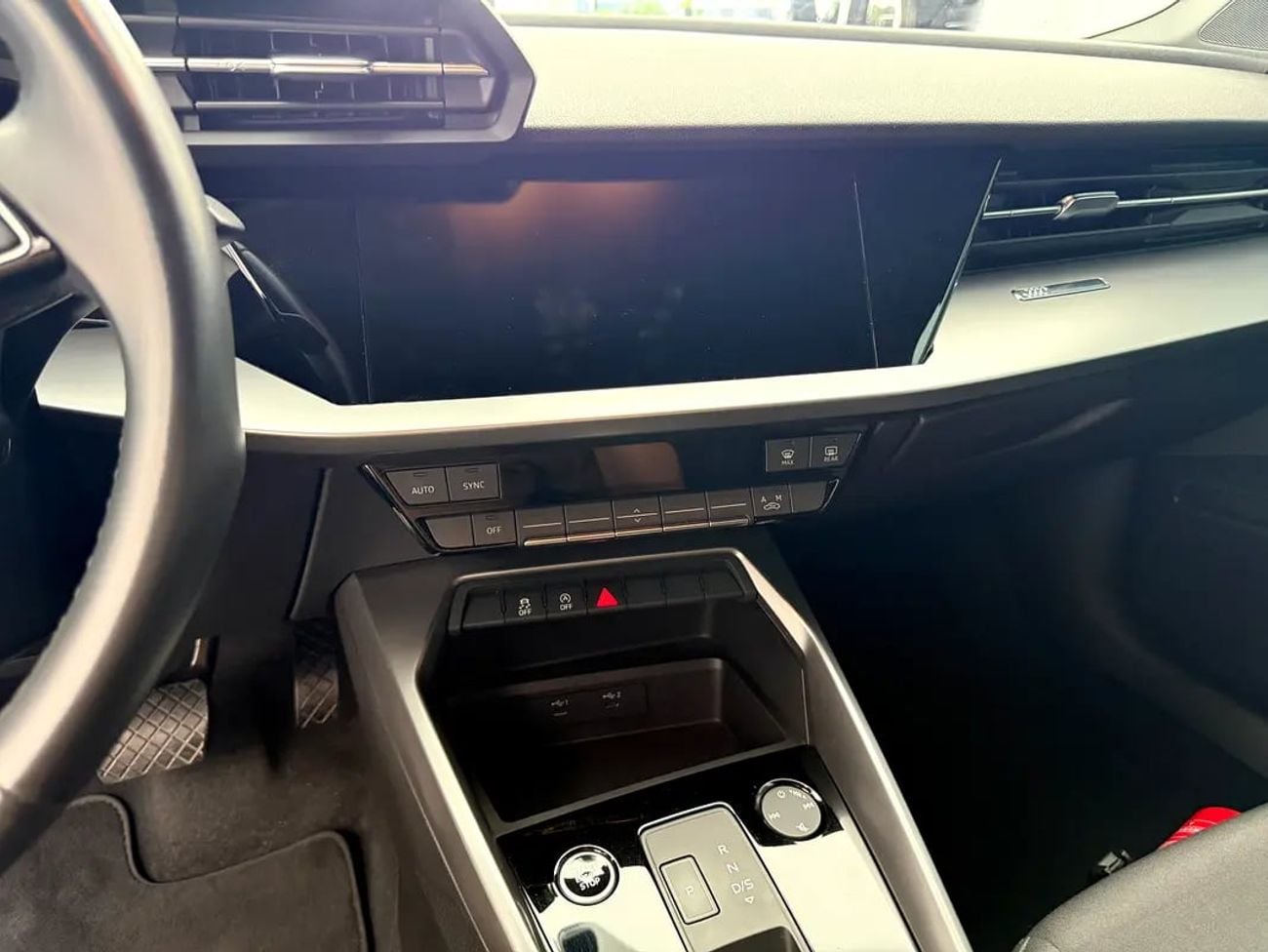 أودي A3 35 TFSI S Line 1.4L 35 TFSI - GCC Specs - Like New!