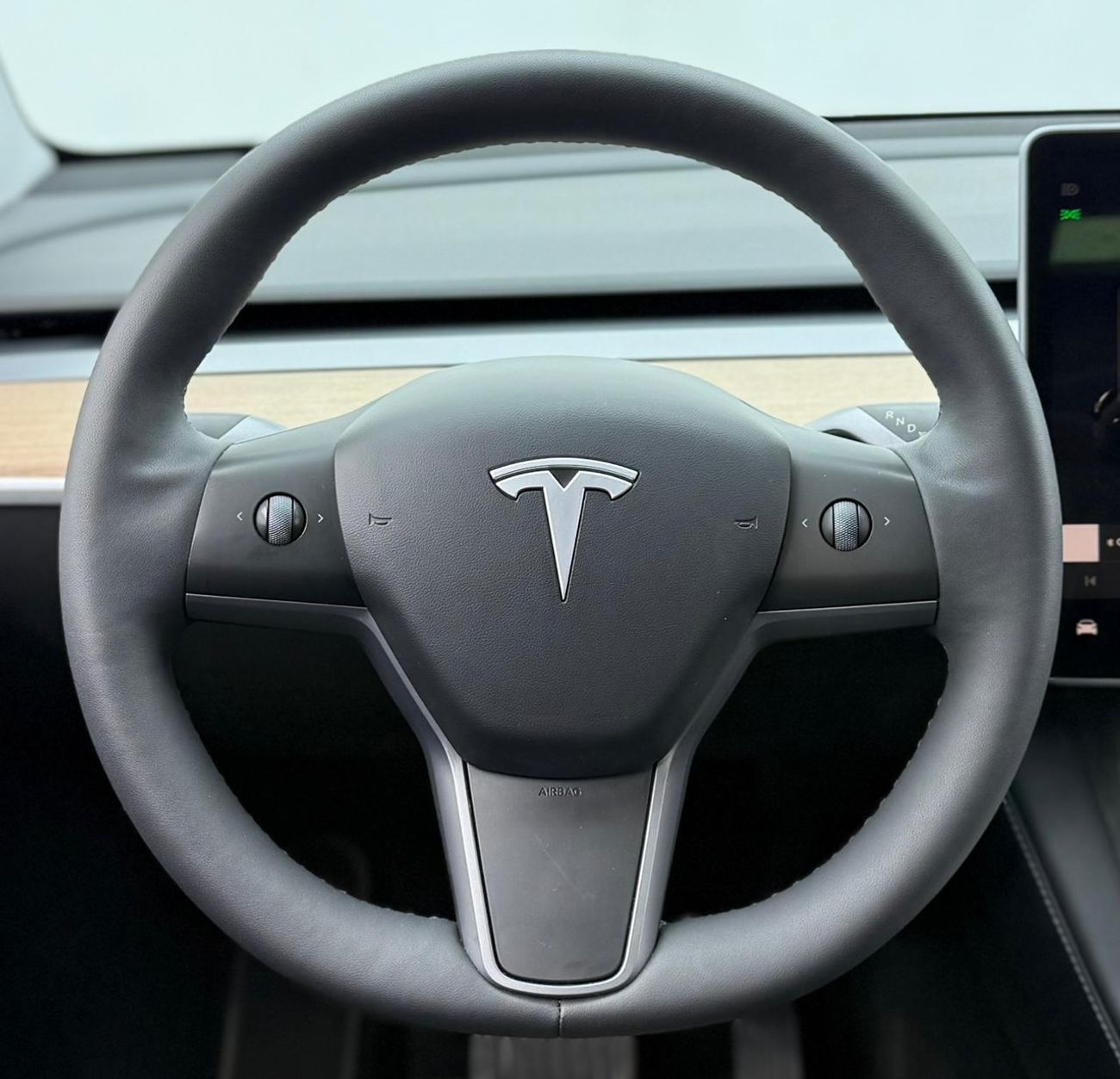 تسلا موديل Y Real-Wheel Drive 2024 Tesla Model Y, 2027 Tesla Warranty, 2031 Tesla Battery Warranty, Low Km, GCC