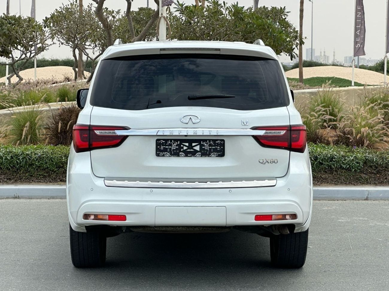 Infiniti QX80 Standard 5.6L