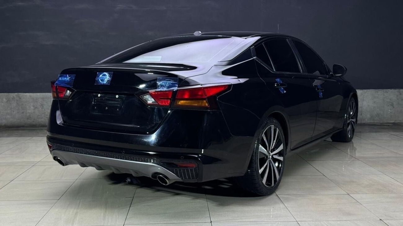 نيسان ألتيما