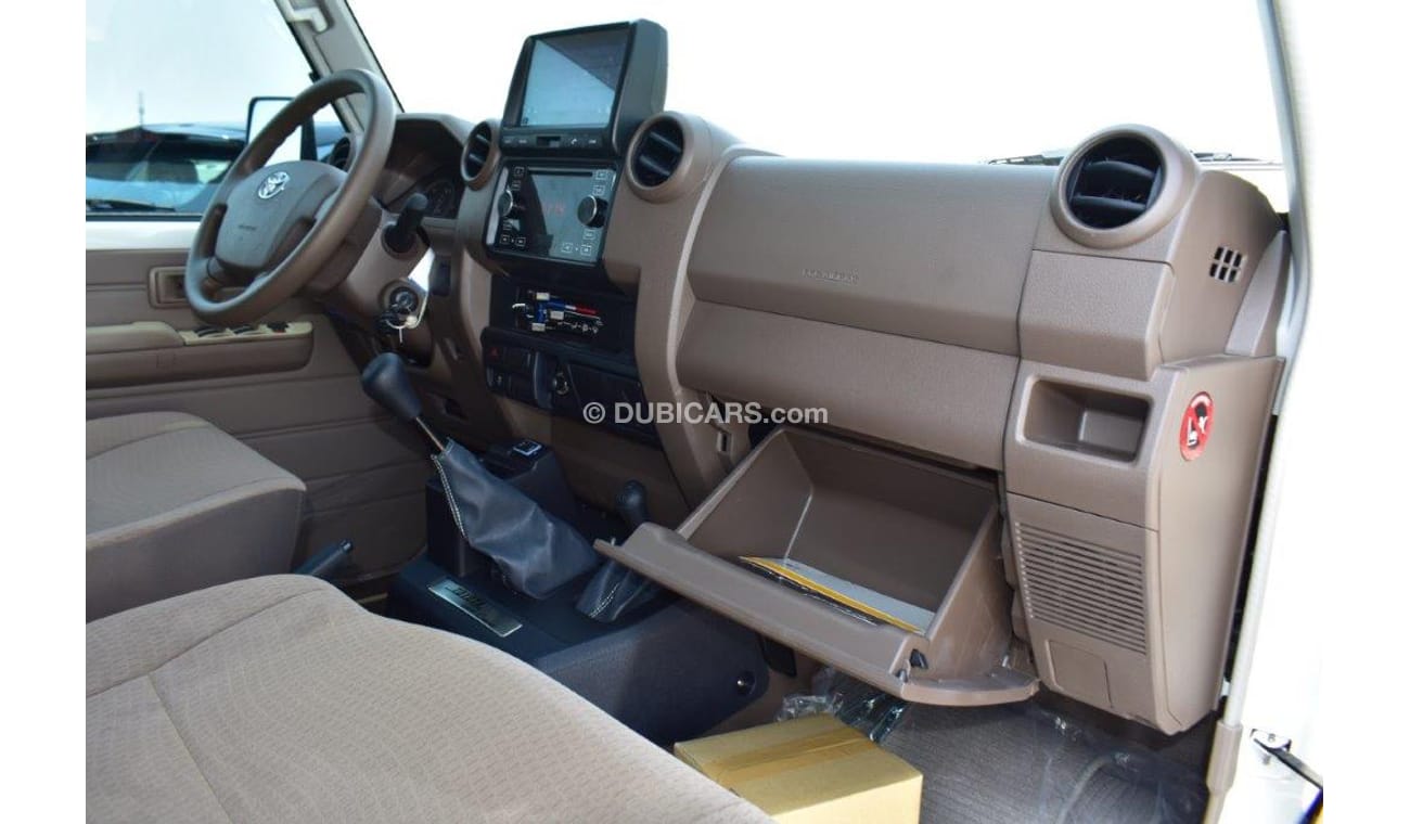 Toyota Land Cruiser Pick Up Double Cab  V8 4.5L   MT