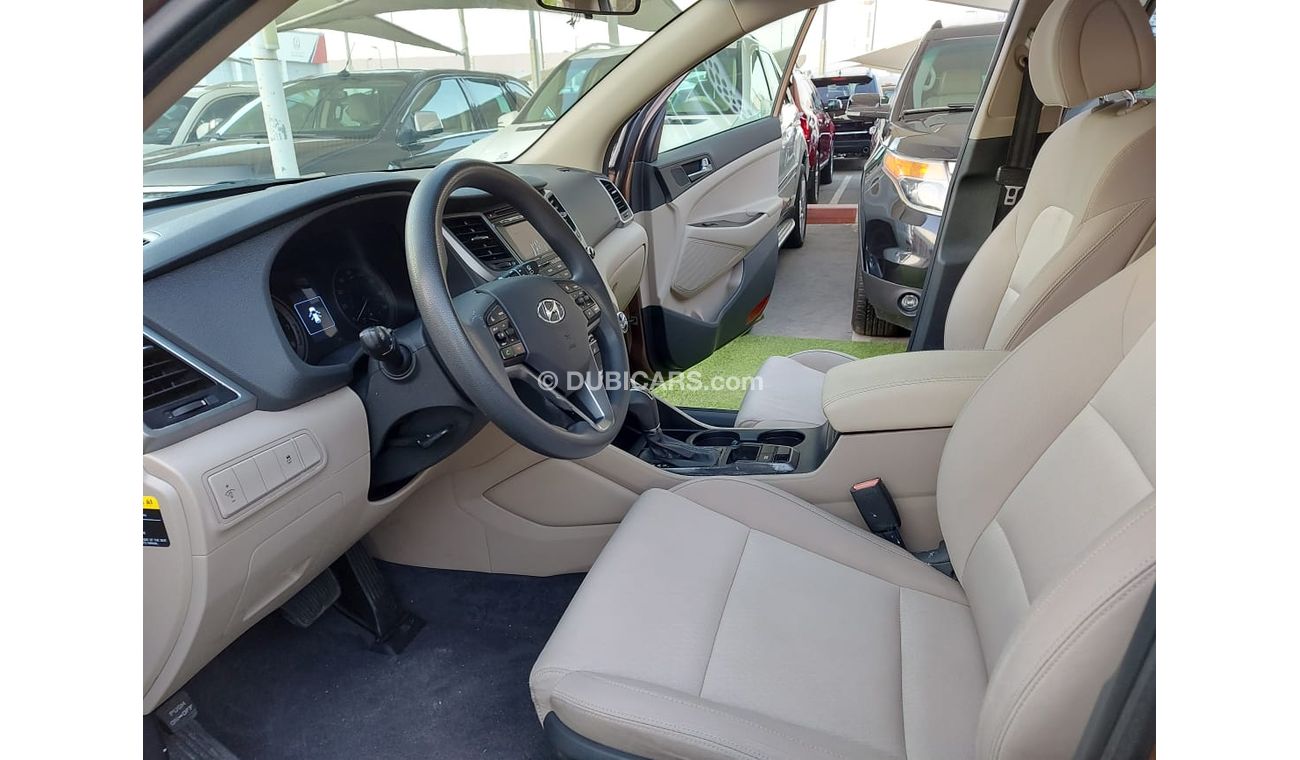 هيونداي توسون 2000 سى سى موديل 2016 مثبت سرعة تحكم رنجات  شاشة كاميرا حساسات بحالة ممتازة