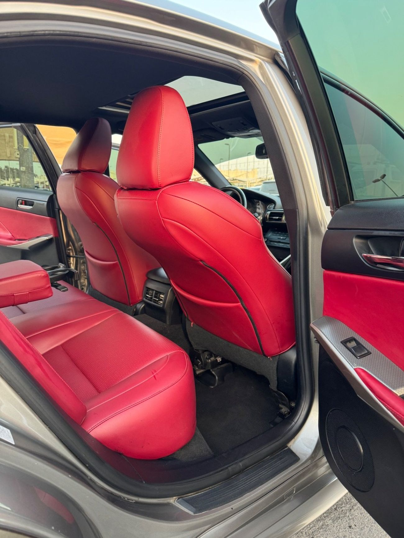 لكزس IS200t F Sport 2.0L