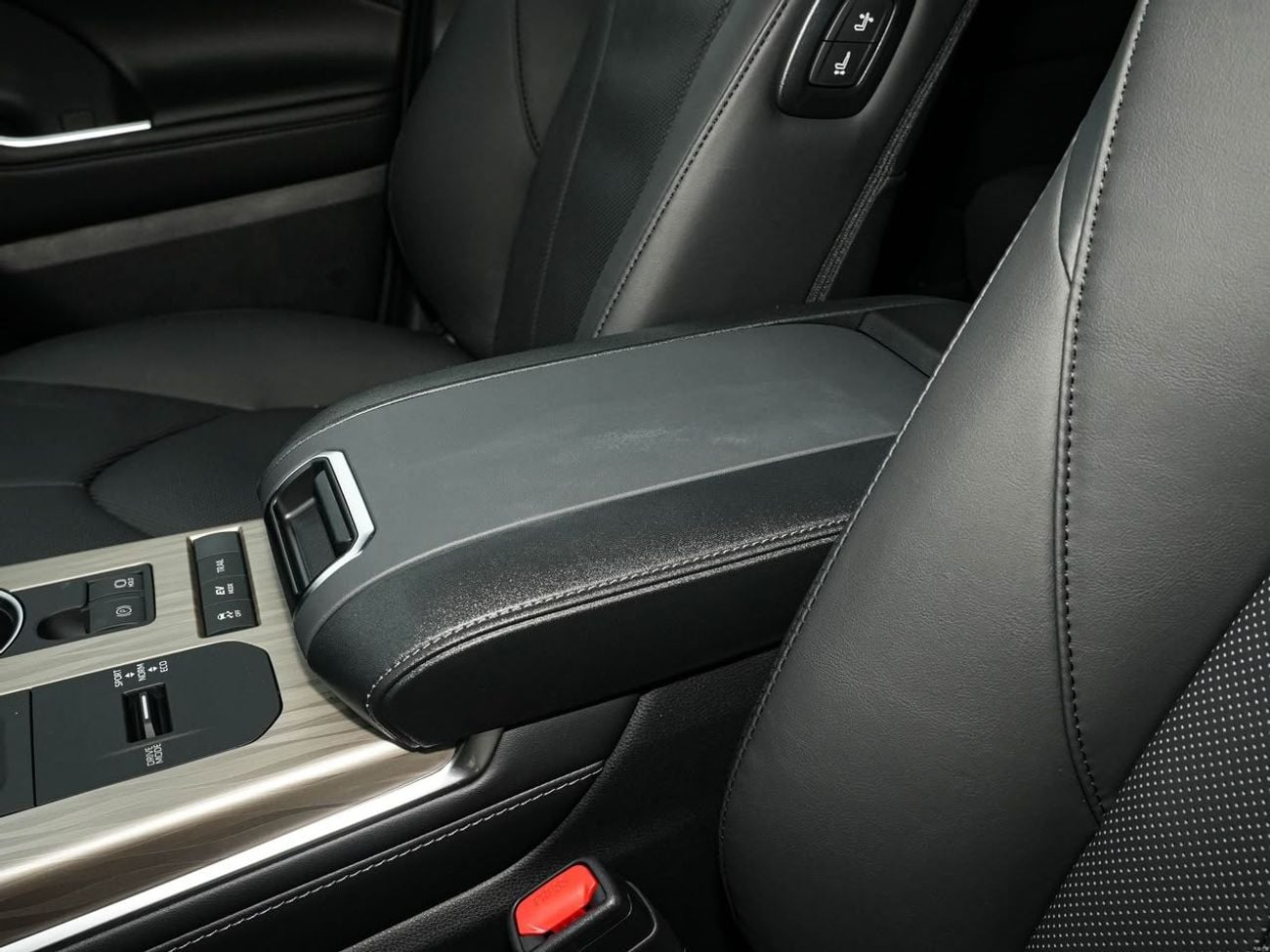 Toyota Highlander -2.5L Uitimate  Hybrid  Export 2026 Toyota Higander 2.5L Uitimate  Hybrid  Export