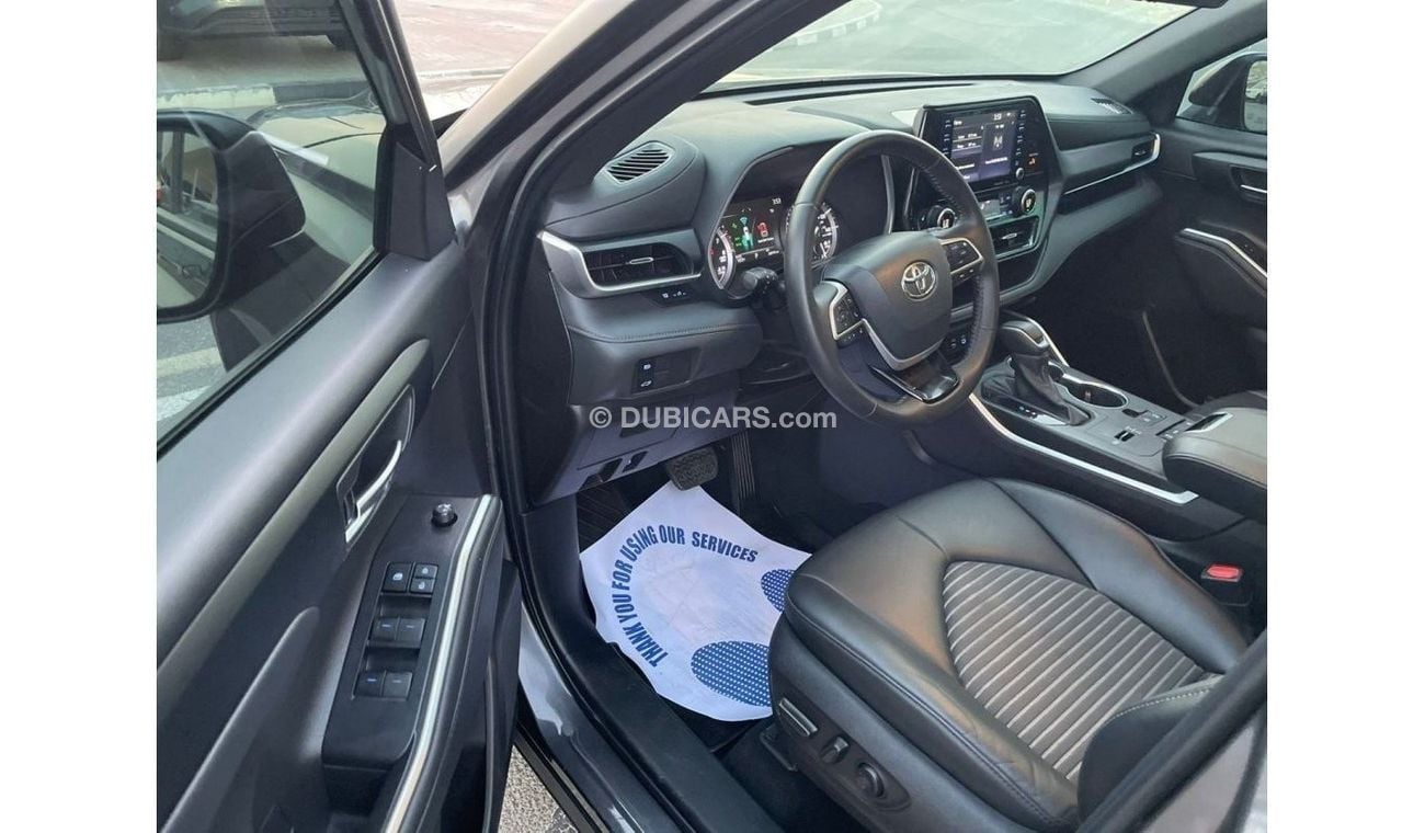 Toyota Highlander *Offer*2022 Toyota Highlander XSE 3.5L V6 - - UAE PASS