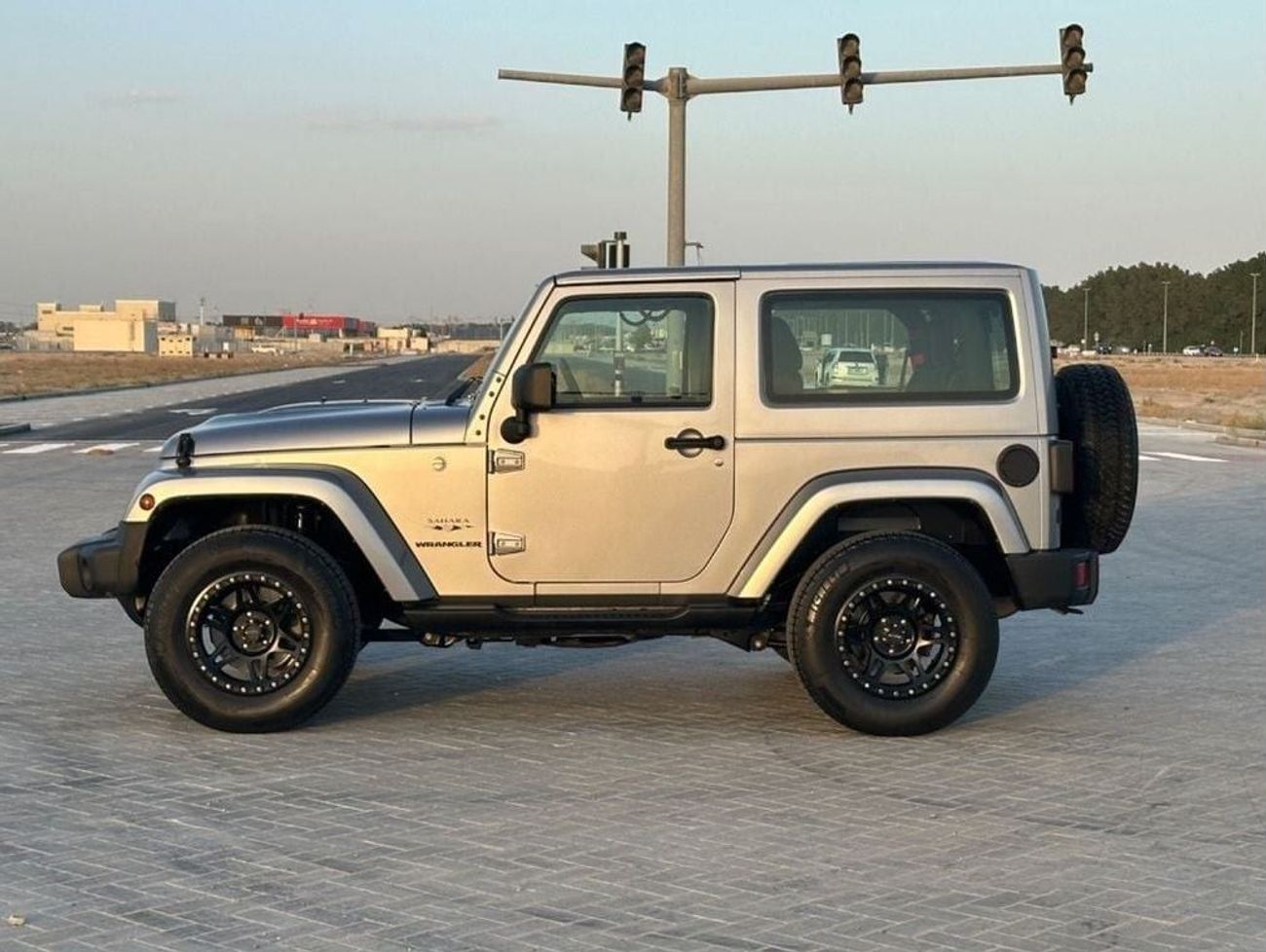Jeep Wrangler Sahara 3.6L A/T