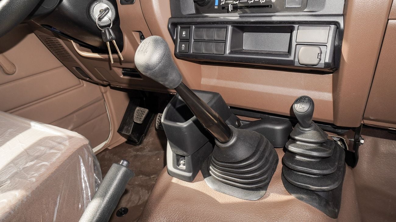 Toyota Land Cruiser Pick Up 4.0L V6 Single Cabin M/T