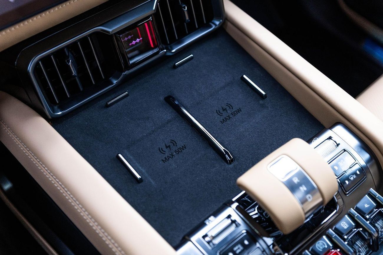 بي واي دي ليوبارد 8 Smart and Brave Flagship Edition (7 Seats)