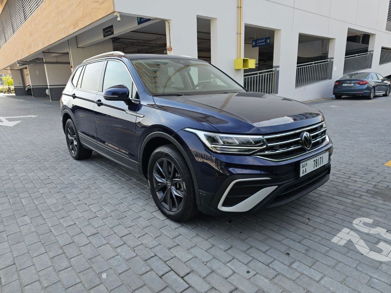 Volkswagen Tiguan 2.0 TSI Elegance 2023 Tiguan 2.0L/ 7 seater /Full Oprtion/Perfect Condition