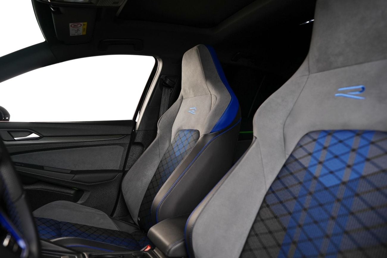 فولكس واجن جولف R 2.0L (329 HP)