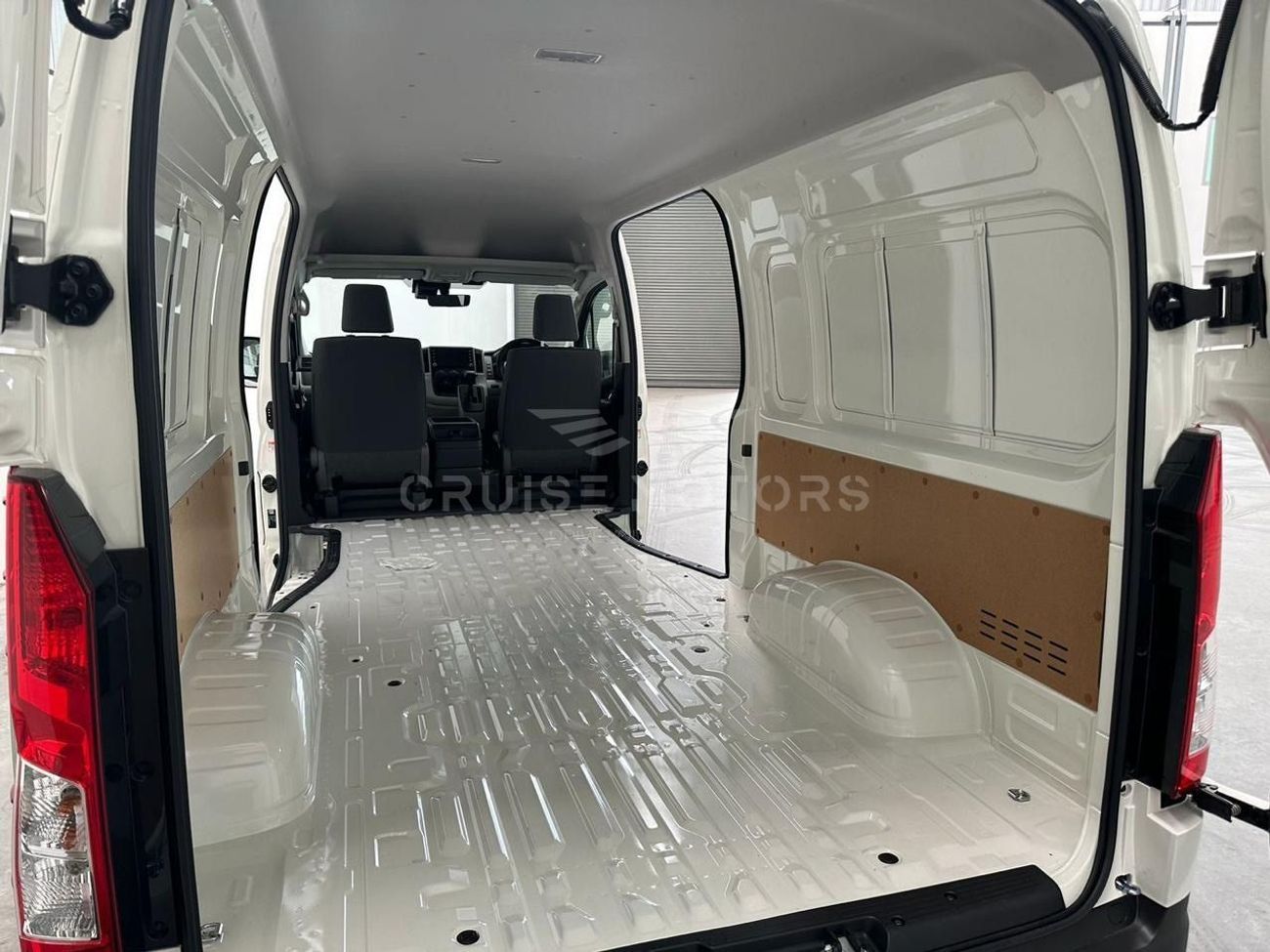 Toyota Hiace RHD HiAce Cargo - HI ROOF - Dual Sliding door - 2.8L Turbo - Diesel - Automatic