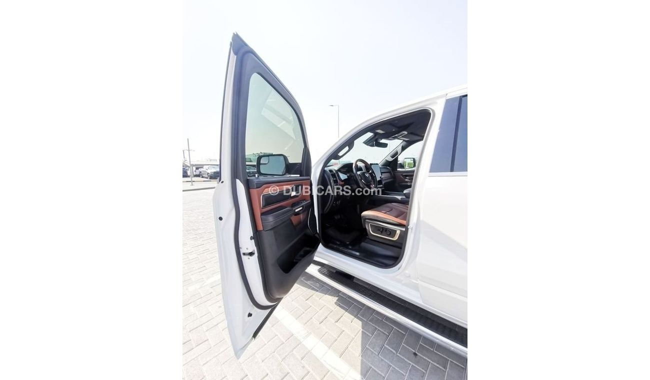 رام 5500 Dodge RAM Longhorn - 2022 - White