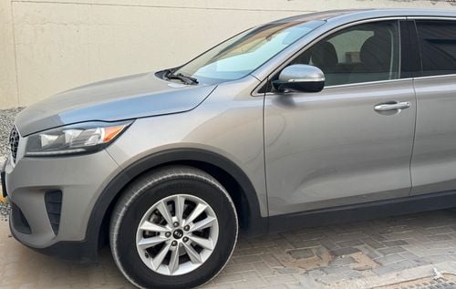 كيا سورينتو URGENT SALE!, RTA REGISTERED VEHICLE, INCLUDING NUMBER PLATE, NO MAJOR ACCIDENTS LX 3.3L