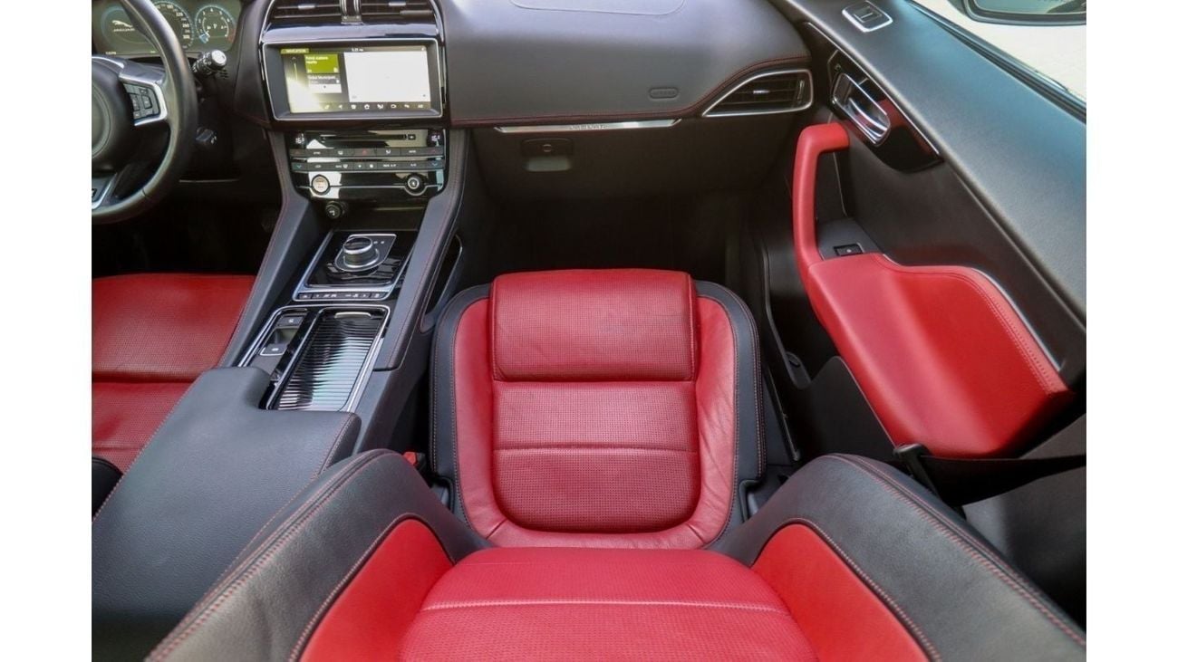 جاكوار F بيس R-سبورت