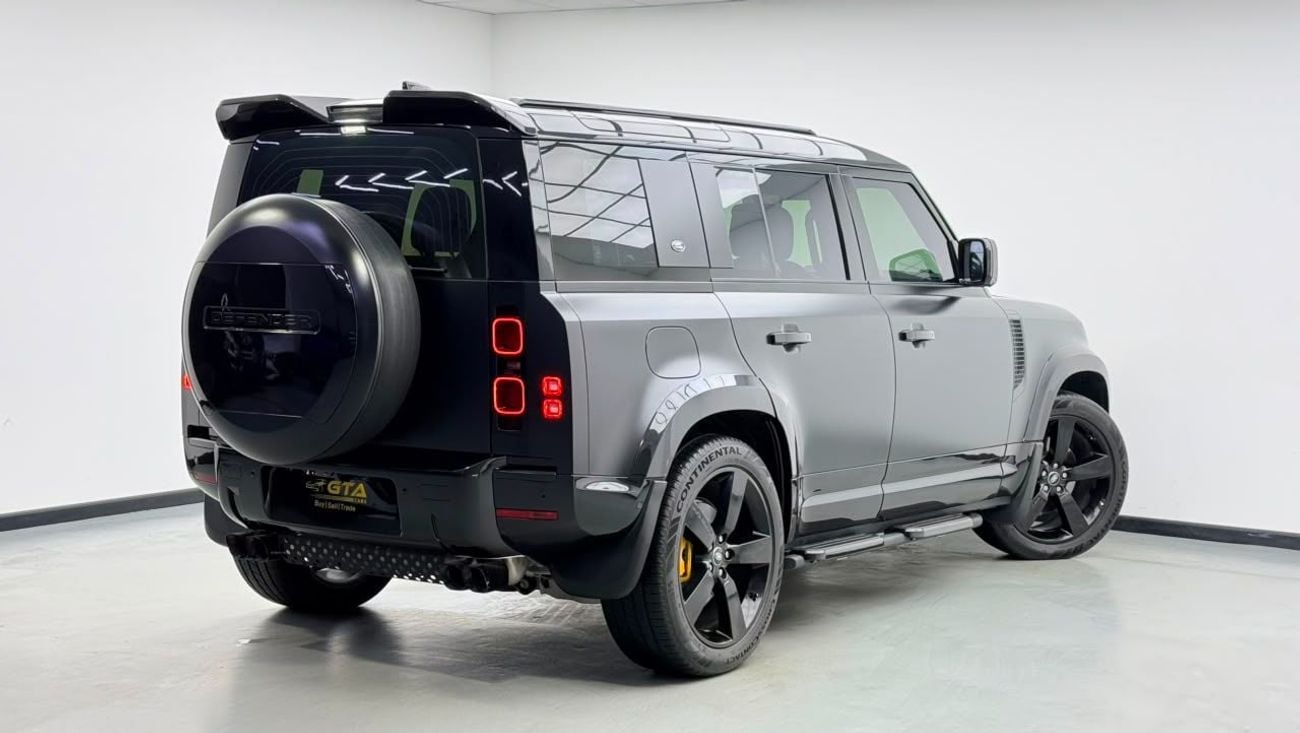 Land Rover Defender 2024 Land Rover Defender 110 HSE P400, 2029 LR Warranty + Service Pack, Full LR Service Pack, GCC