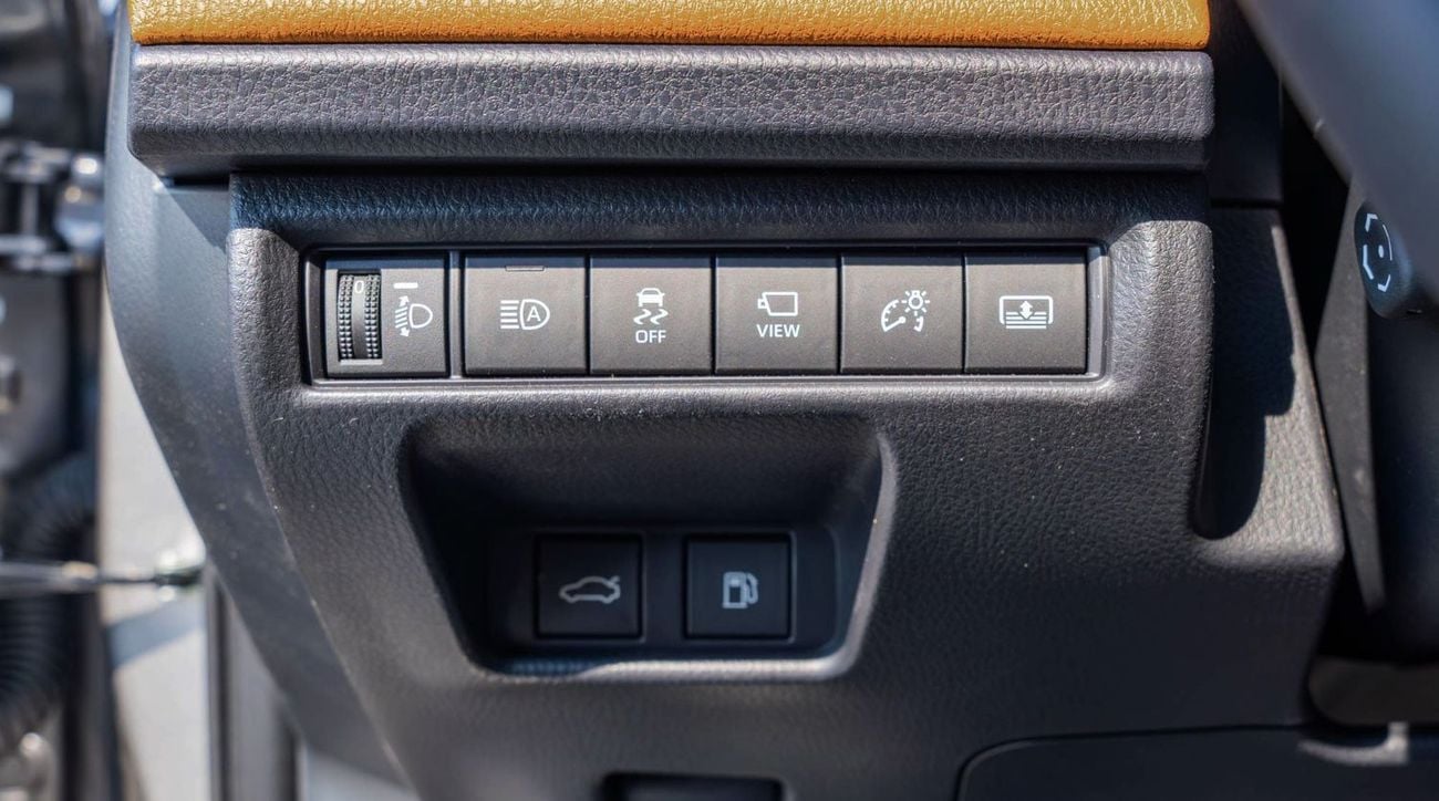 Toyota Camry 2025 Toyota Camry Lumiere 2.5L AT Hybrid (Silver-Tan)