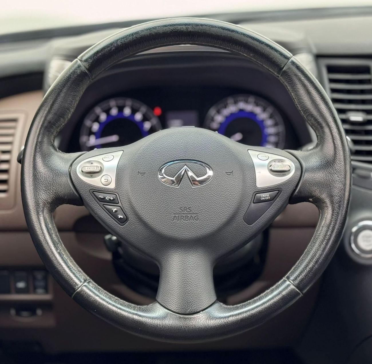 Infiniti QX70 2018 Infinite QX70 Sport Luxury, 1 Year Warranty, Infiniti Service History, Excellent Condition, GCC