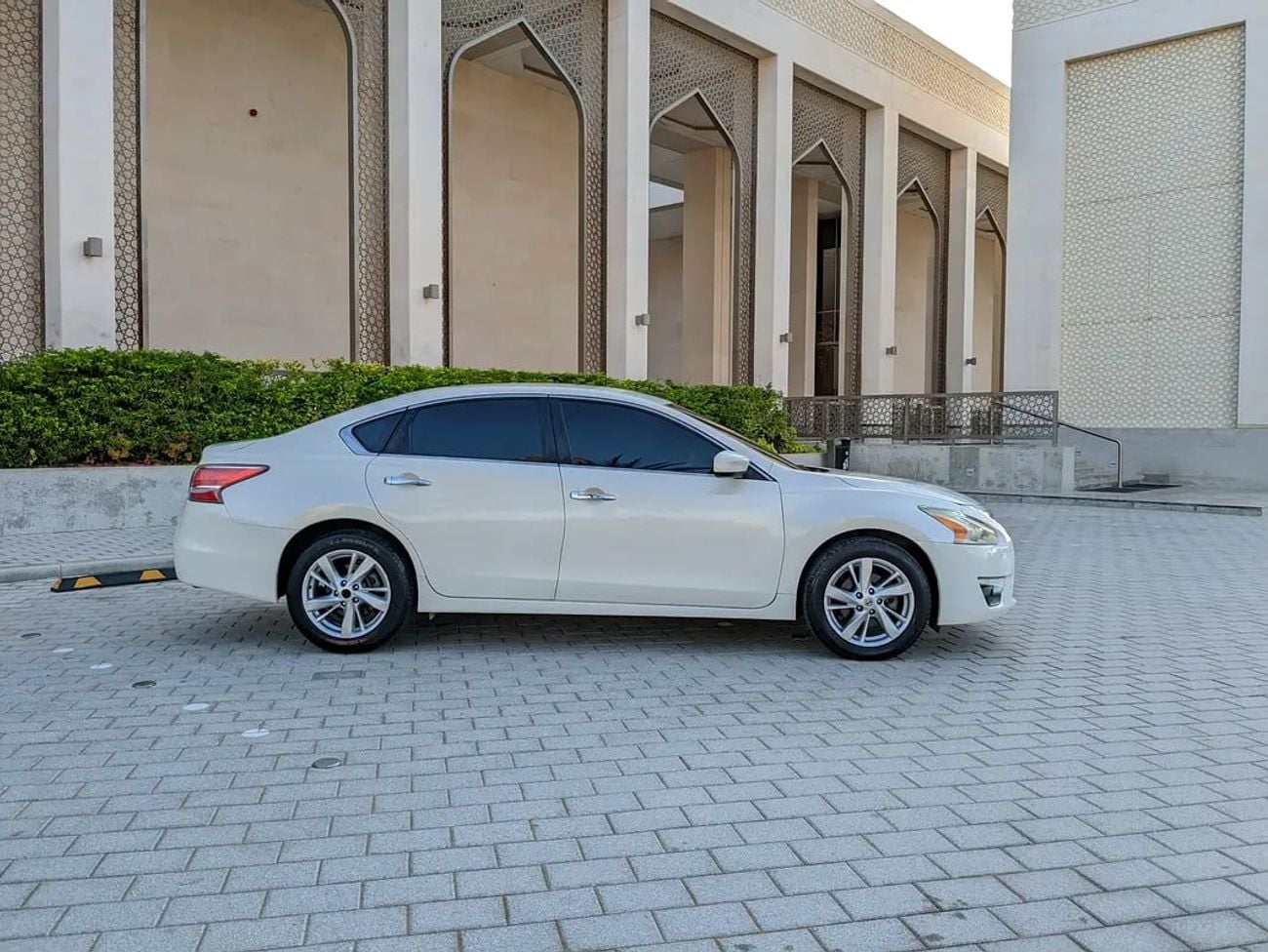 نيسان ألتيما GCC SV mid option Accident free excellent condition