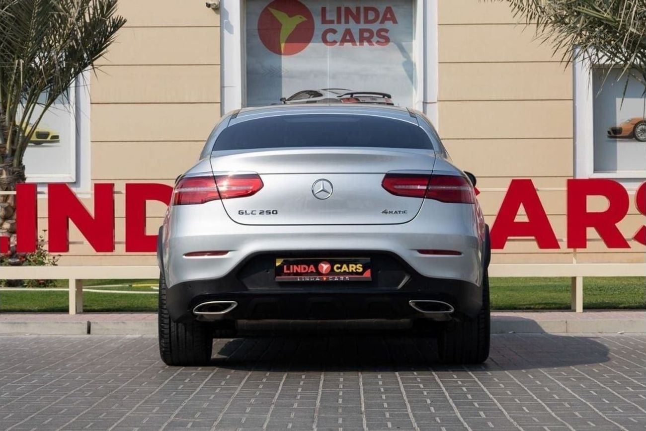 مرسيدس بنز GLC 250 AMG 2.0L Mercedes-Benz GLC250 Coupe AMG Night Package 2019 GCC under Warranty with Flexible Down-Pay