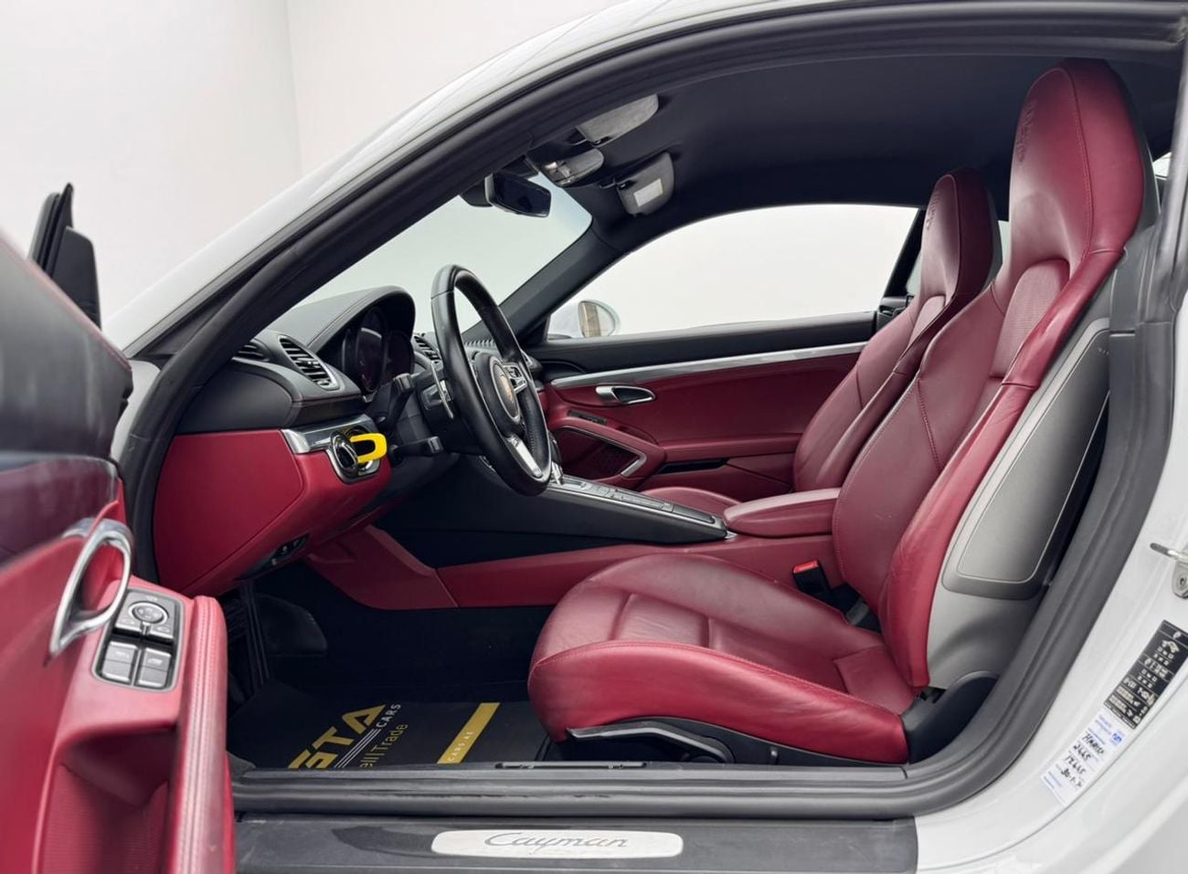 بورش كايمان 718 Std 2.0L A/T 2020 Porsche 718 Cayman, 1 Year Warranty, Full Service History, Excellent Condition, GC