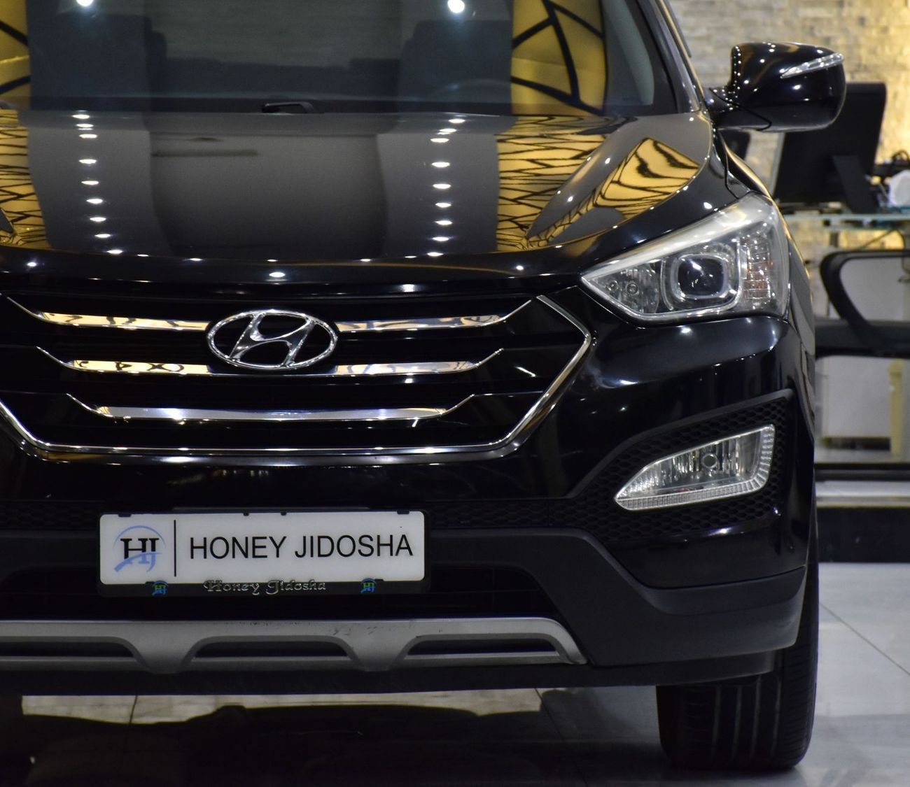 هيونداي سانتا في EXCELLENT DEAL for our Hyundai SantaFe 4WD 3.3L ( 2014 Model ) in Black Color GCC Specs