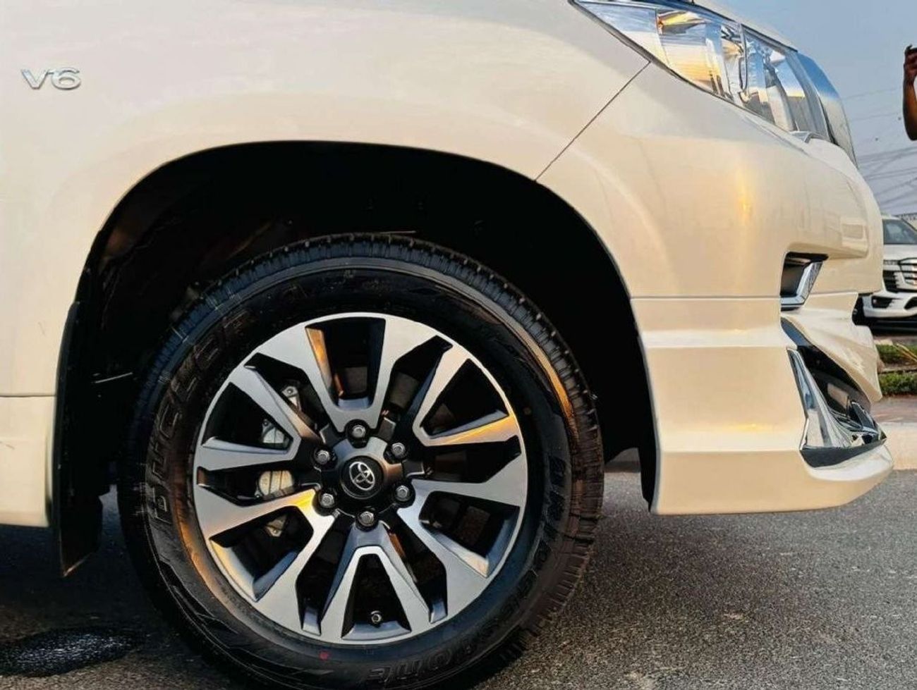 Toyota Prado VXR, 4.0L, V6, LEATHER SEATS, 17" ALLOY WHEELS, 2023 MODEL, ALL WHEEL DRIVE, AUTOMATIC