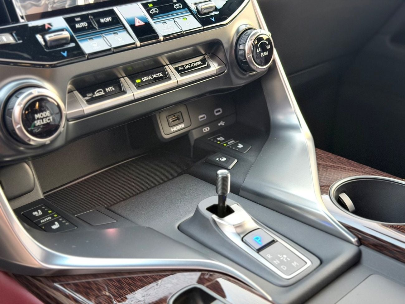 Lexus LX700h LX 700 H || 25 speakers || 2026