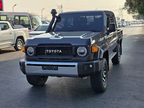 Toyota Land Cruiser Pick Up diesel 4.5 liter ,right hand ,drive 2017 model ,shape 2024 ,only for export available