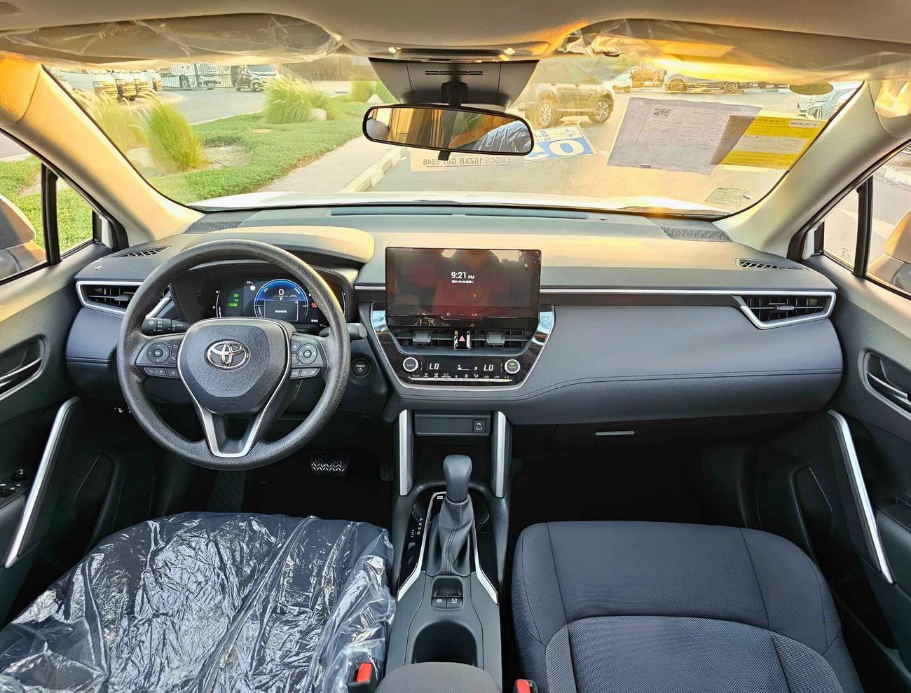 Toyota Frontlander LEAD VERSION / 2.0L V4 HYBRID / DVD / SUNROOF (CODE # 68080)