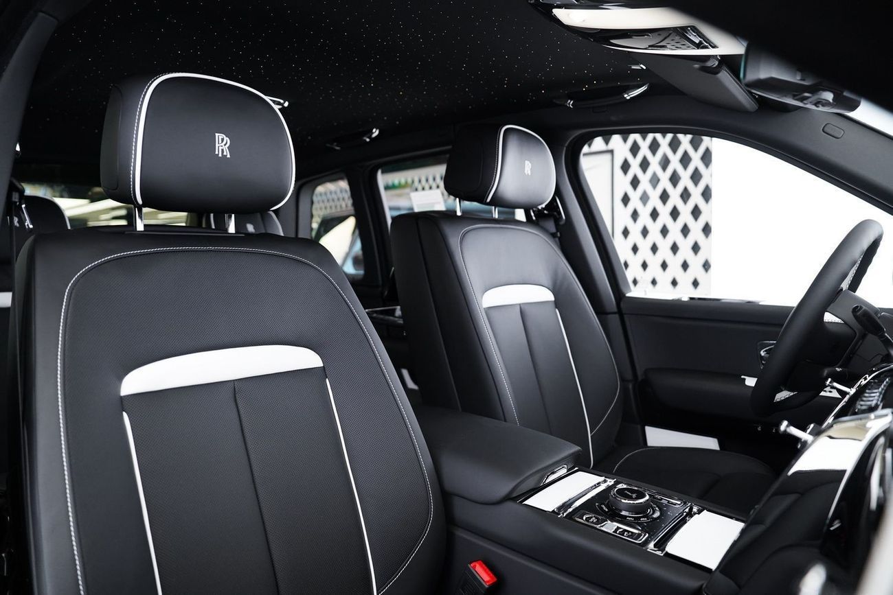 Rolls-Royce Cullinan Rolls Royce Cullinan Series 2 SILVER BADGE