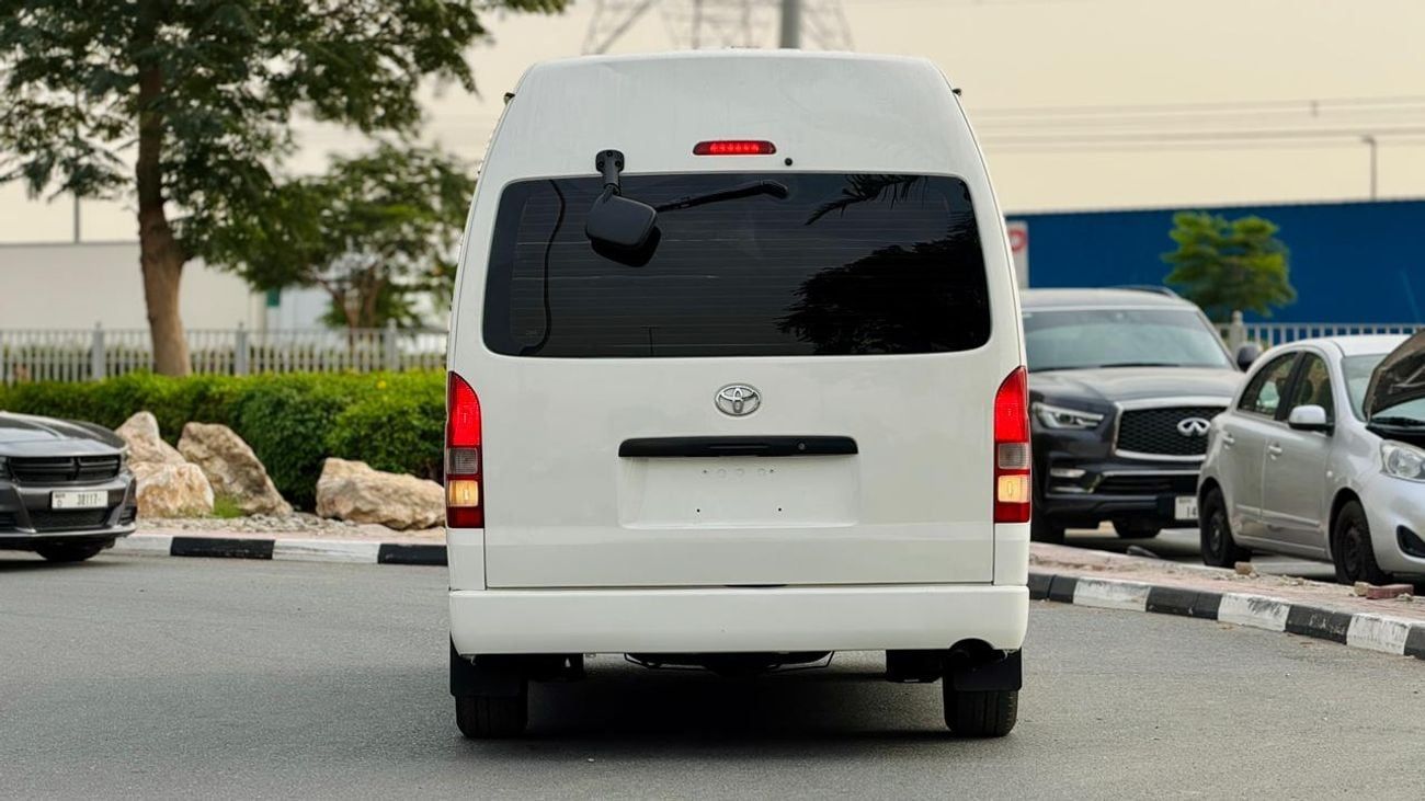 Toyota Hiace 2009 | RHD | 3.0L DIESEL ENGINE | MANUAL TRANSMISSION | 14 SEATERS | 2WD |
