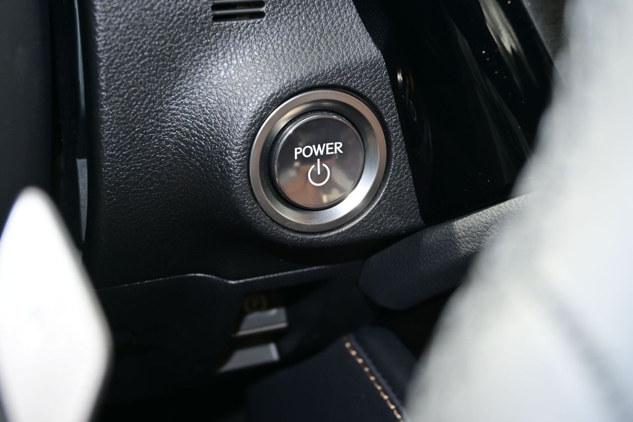 لكزس ES300h Lexus ES300h 2.5L Hybrid Model 2023, Color White