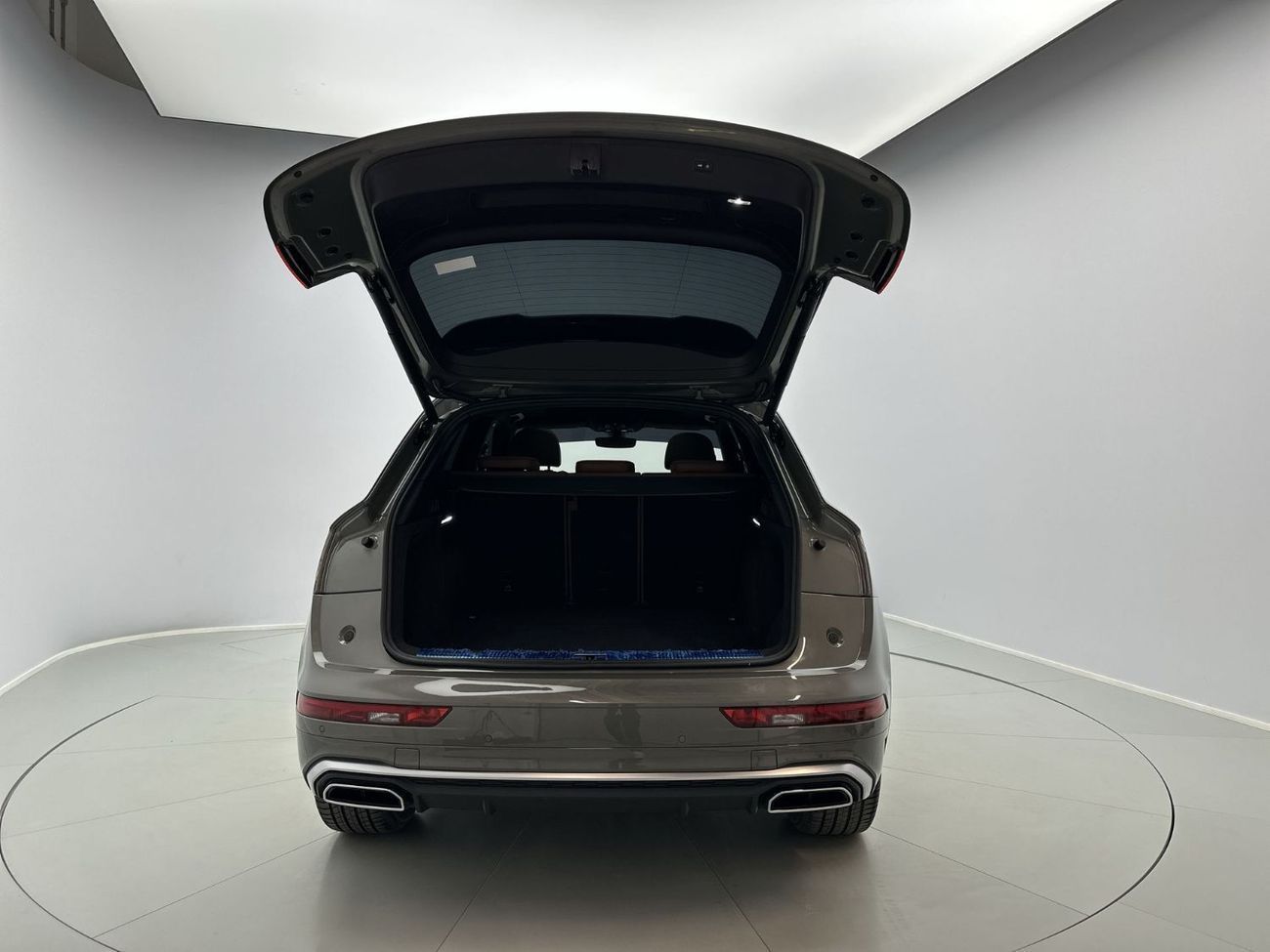 أودي Q5 45 TFSI S-LINE 45 TFSI Quattro Design 2.0L