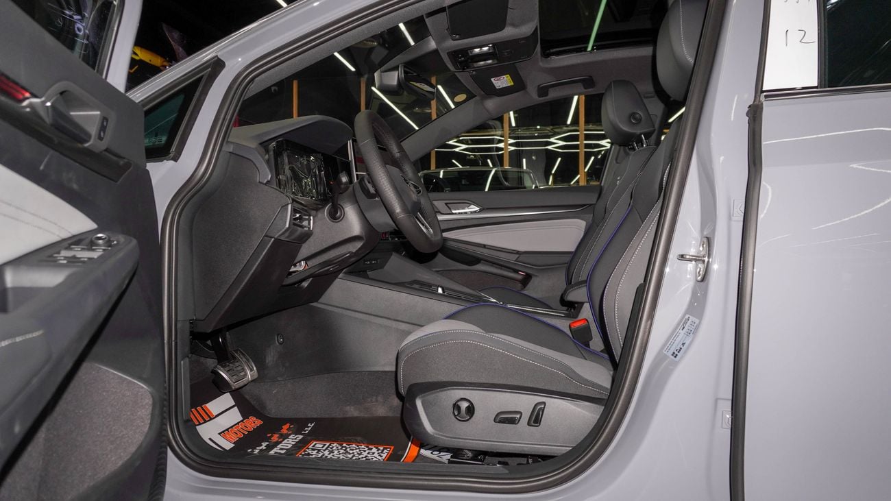 فولكس واجن جولف R 300 TSI