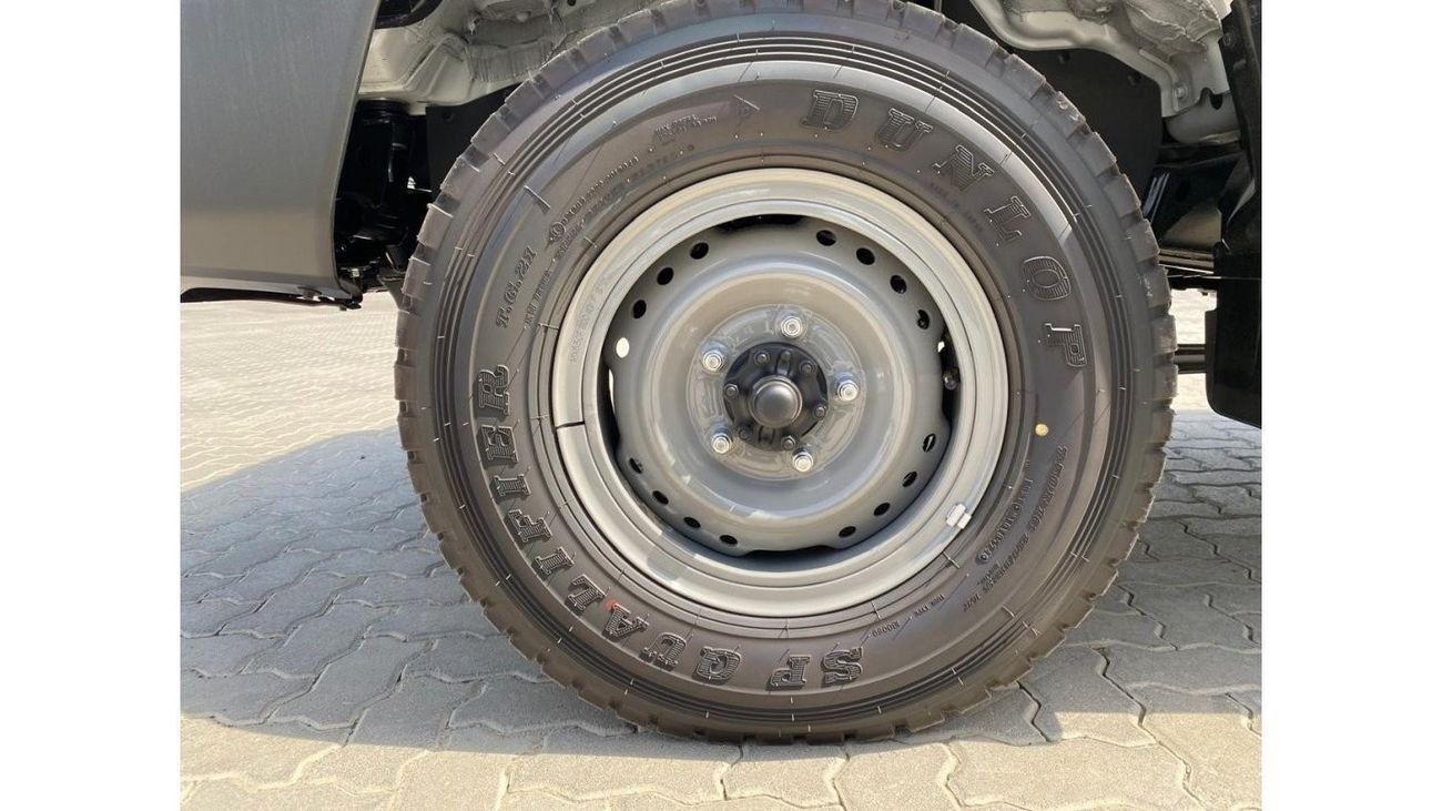 تويوتا لاند كروزر 70 78 4.2L DIESEL MANUAL TRANSMISSION ( ONLY FOR RE EXPORT OUTSIDE GCC COUNTRIES)